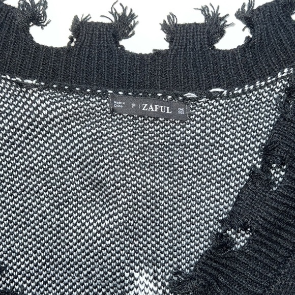 Black Zaful Distressed Sweater with White Star Pattern One Size - Picture 2 of 4